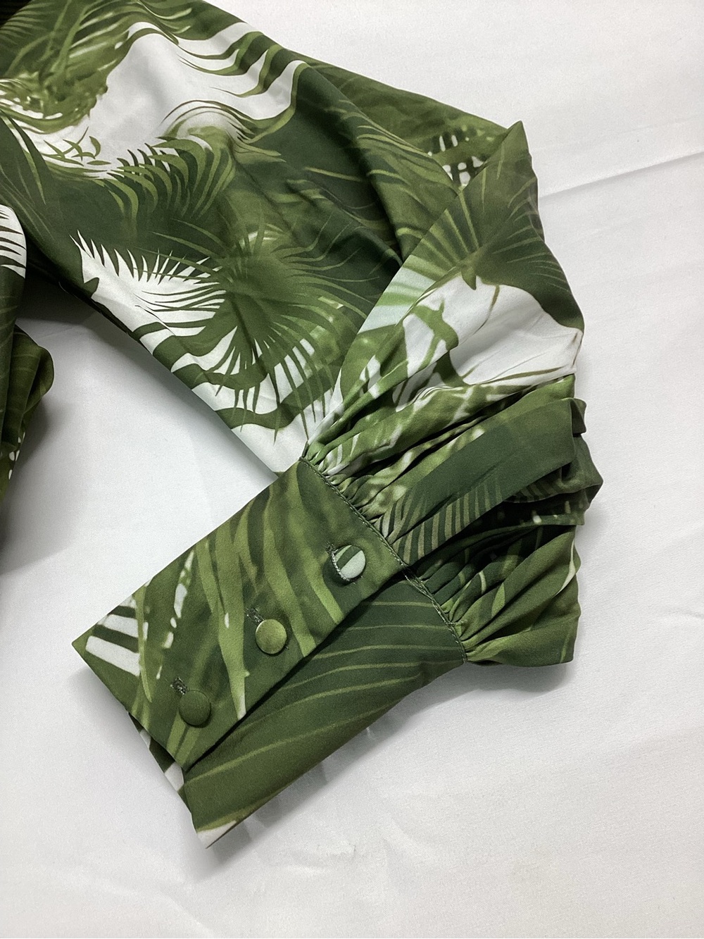 L'ATISTE Green and White Palm-Print Mini Dress - Picture 4 of 12
